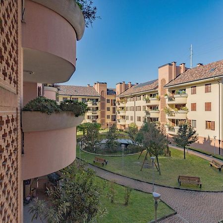 Milan Forum Camelia Guesthouse Ассаго Экстерьер фото