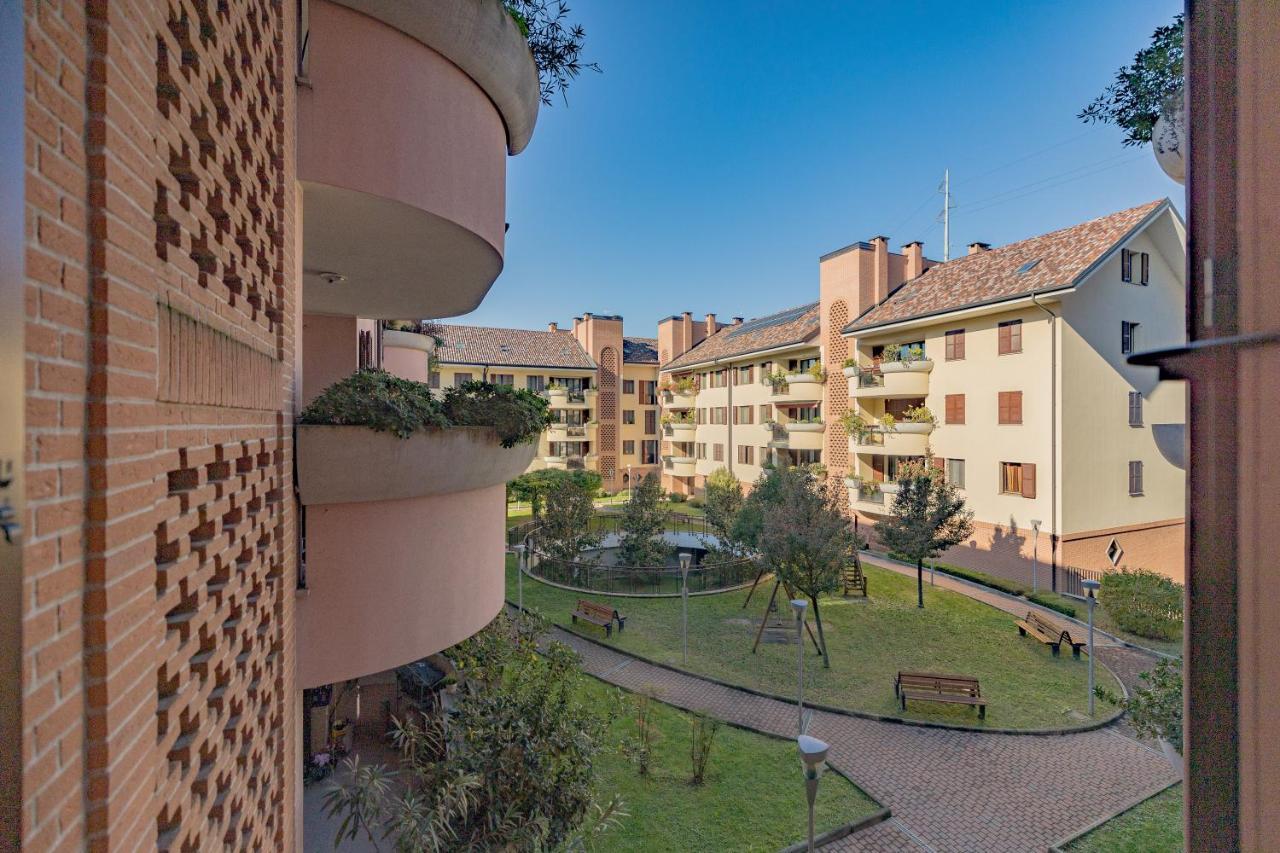 Milan Forum Camelia Guesthouse Ассаго Экстерьер фото