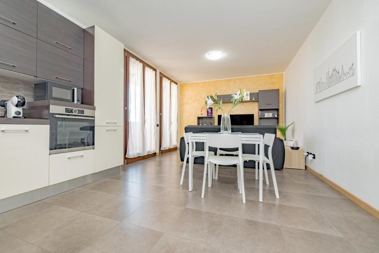 Milan Forum Camelia Guesthouse Ассаго Экстерьер фото